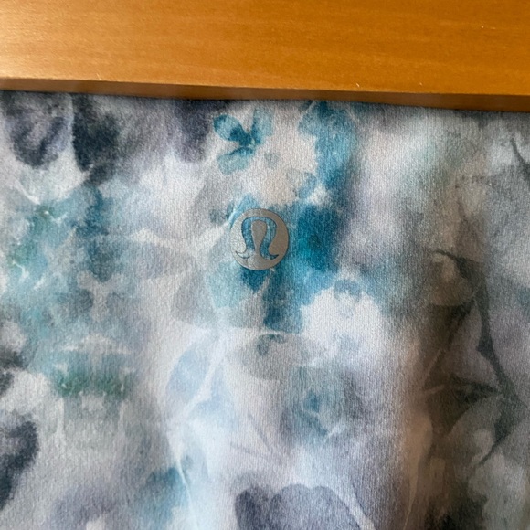 Lululemon Unlimit High-Rise Tight 25" in Kaleidofloral Multi ~ Size 10 - Picture 6 of 7